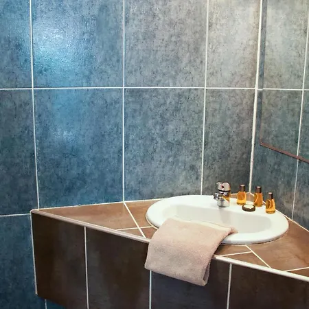 La Maison Du Bed & Breakfast 3*
